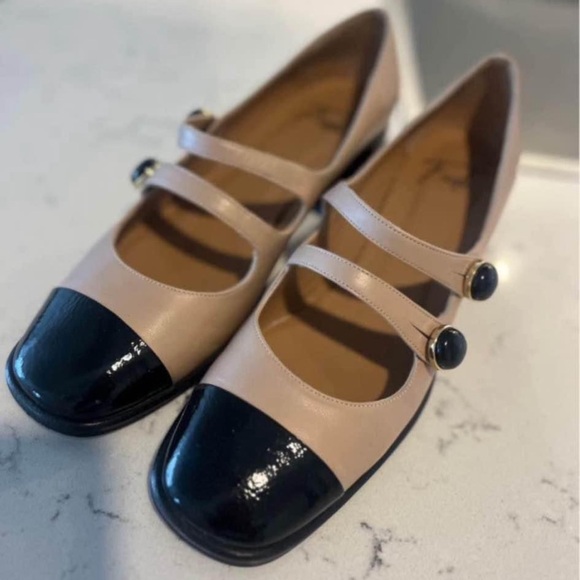 Brand new shoes - Picture 4 of 5